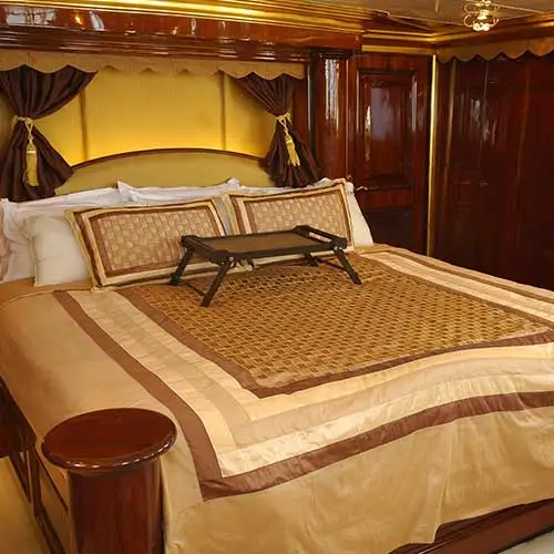 Master bedroom suite on MY Kalizma yacht designed by Jimmy Mistry