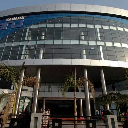 Sahara Ganj shopping mall exterior architecture designed by Jimmy Mistry