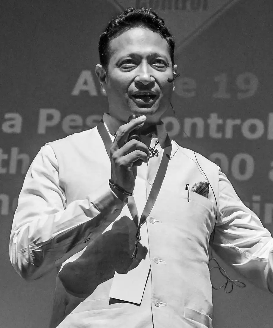 Jimmy Mistry delivering TEDx talk on design entrepreneurship and innovation